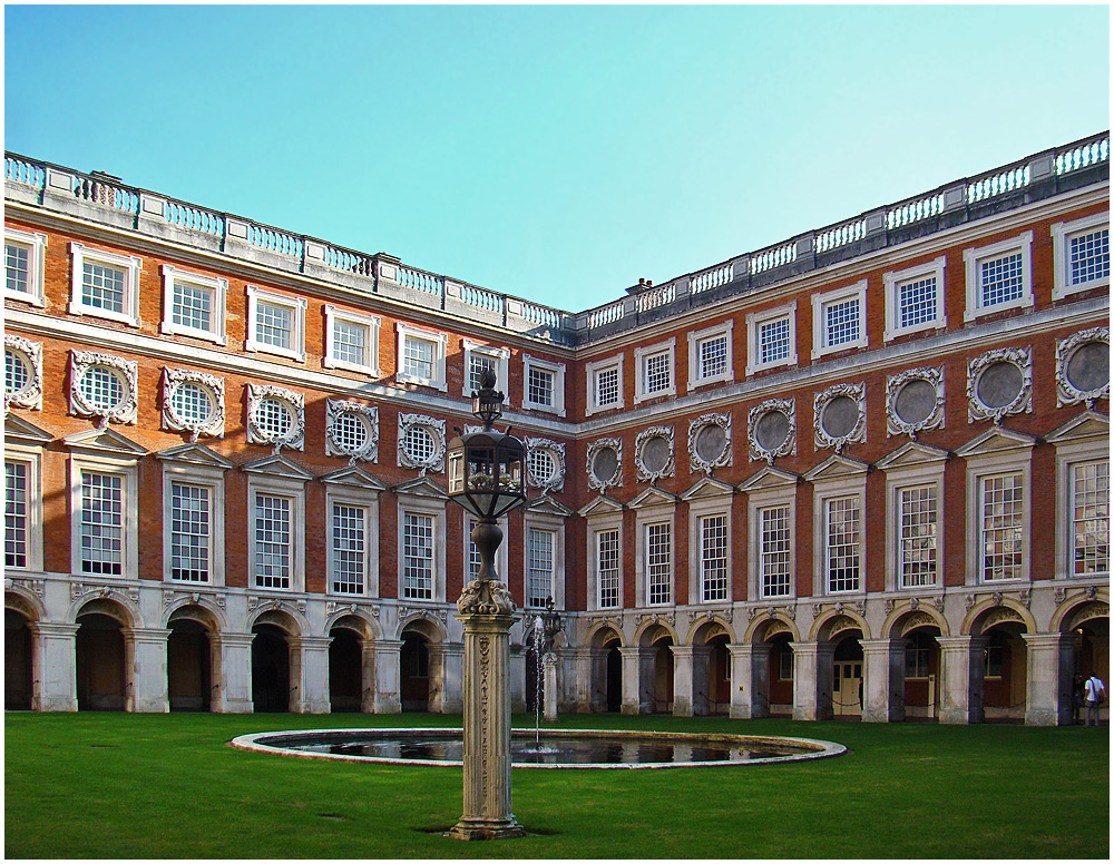 Hampton Court Palace - Innenhof