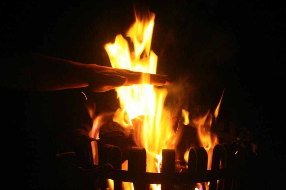 Hand im Feuer