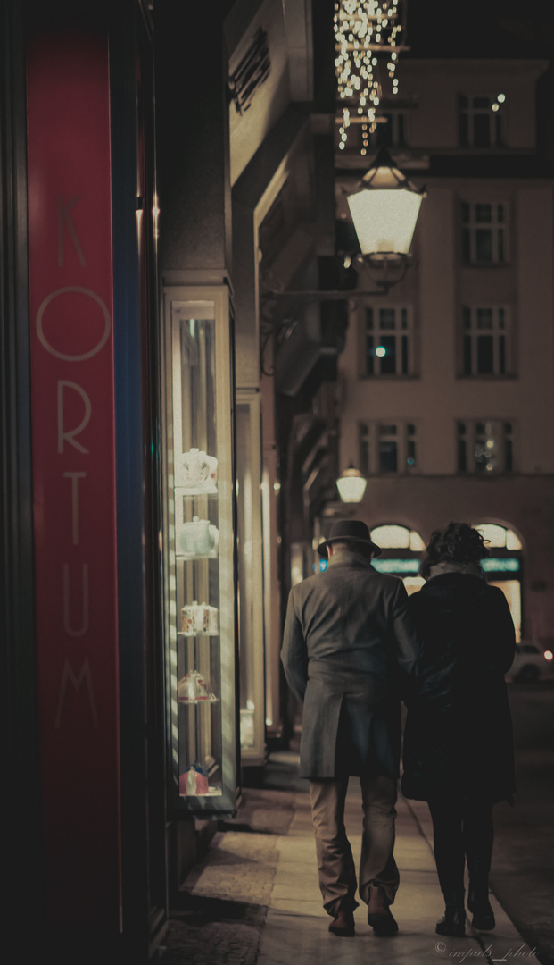 Hand in Hand durch Leipzig