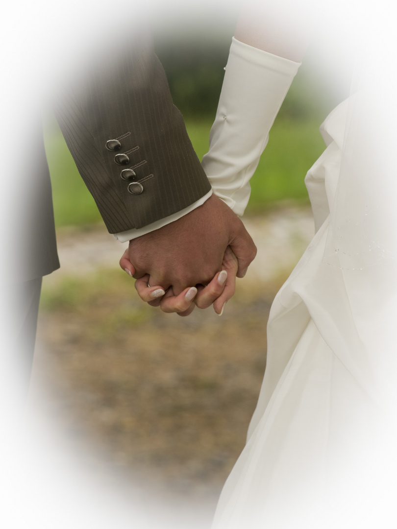 Hand in Hand durch`s Leben gehen Foto & Bild hochzeit, menschen