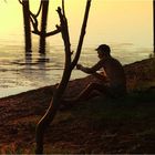 Hand line fishing * De Grey River, West Australien