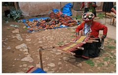 Handarbeit (in einem Hinterhof von Chinchero)