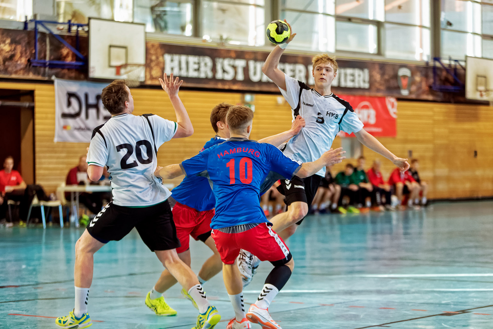 ... Handballkunst ...