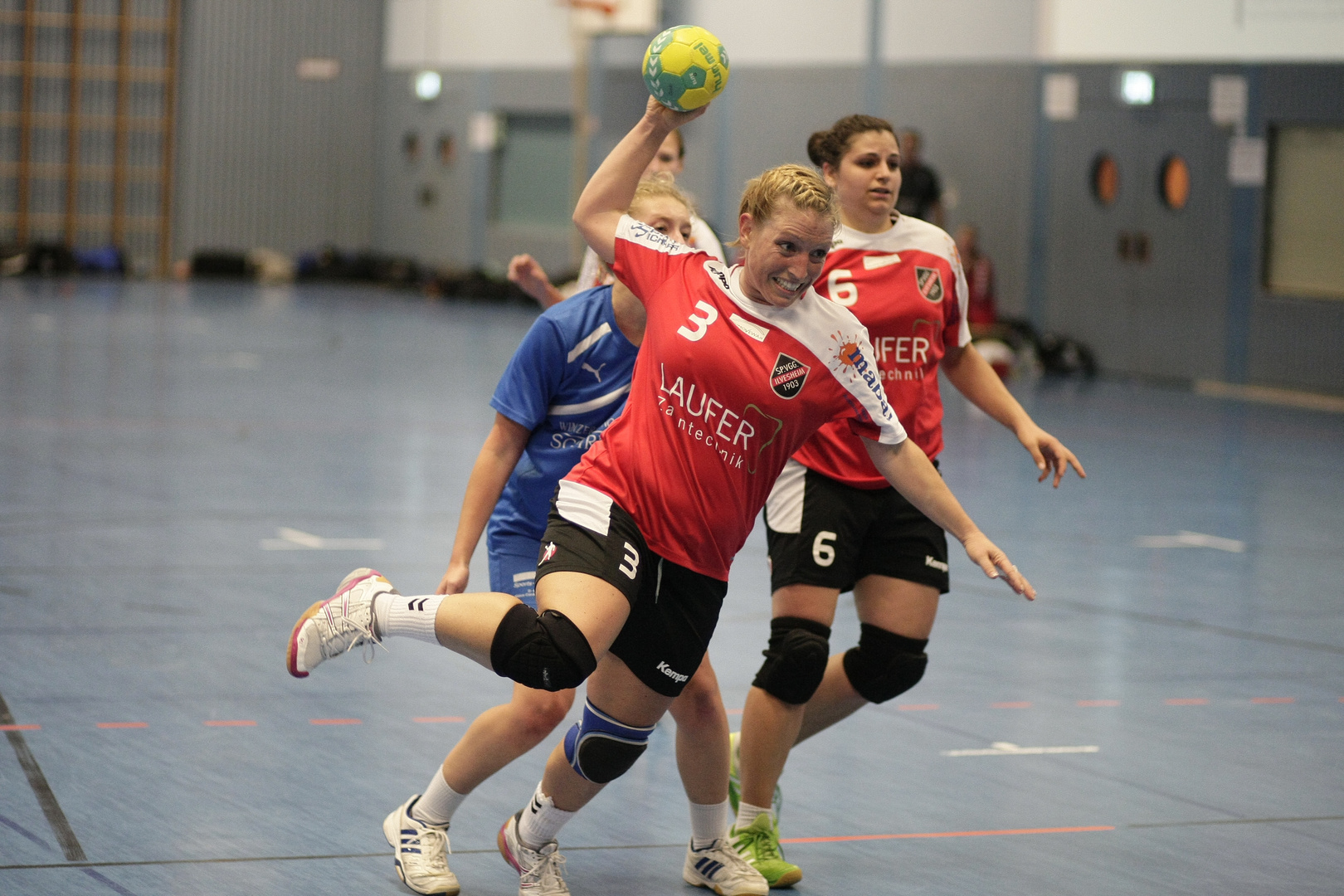 Handballsport - Angriff 4