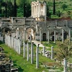 Handelsplatz im alten Orient und die berühmte Bibliothek von Ephesus