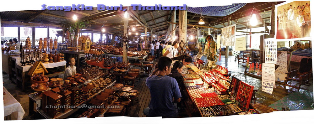 Handicraft market at Thai-Myanmar border