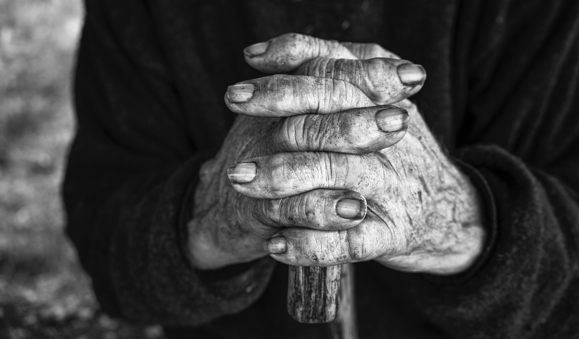 Hands the reflection of a life.