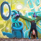 Handstand an der Graffiti Wand 