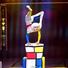 Handstand Artistik mit Maria Sarach