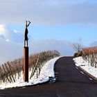 Handstand im Schnee