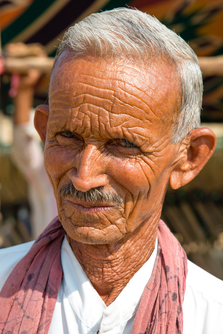 Handwerker auf einem Markt in Rajasthan