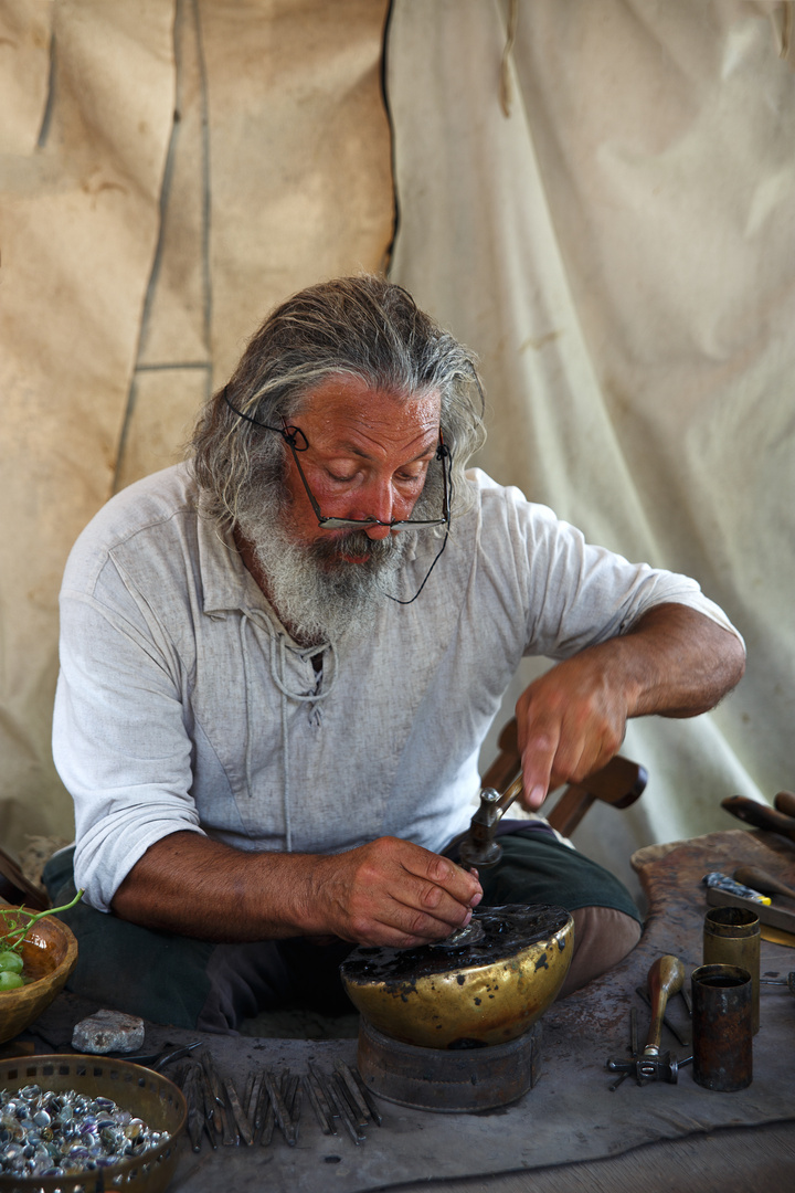 Handwerker auf einem mittelalterlichen Markt