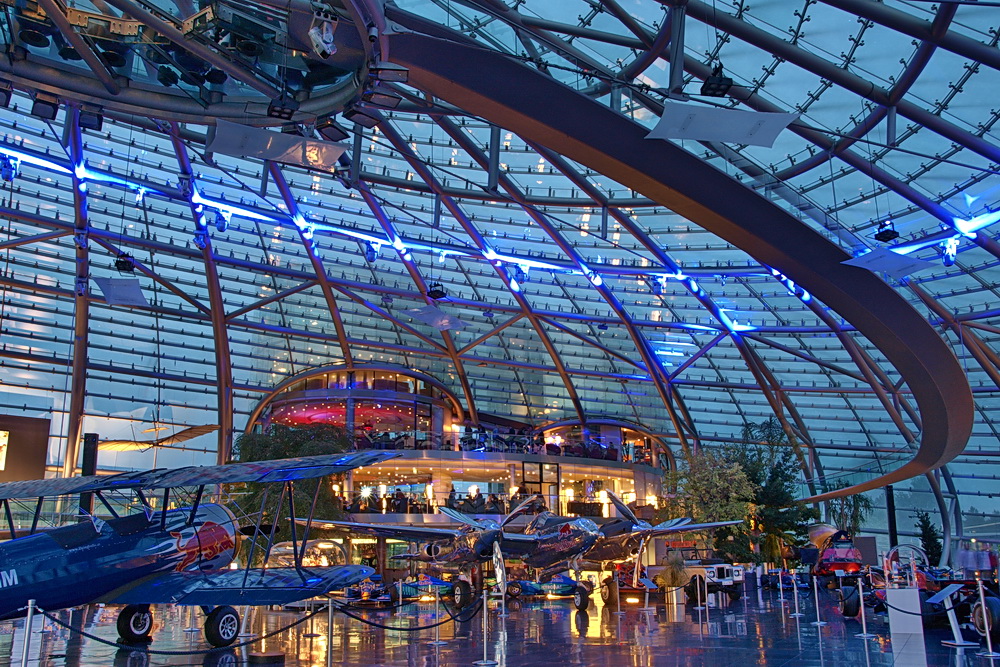 HANGAR 7 (3)