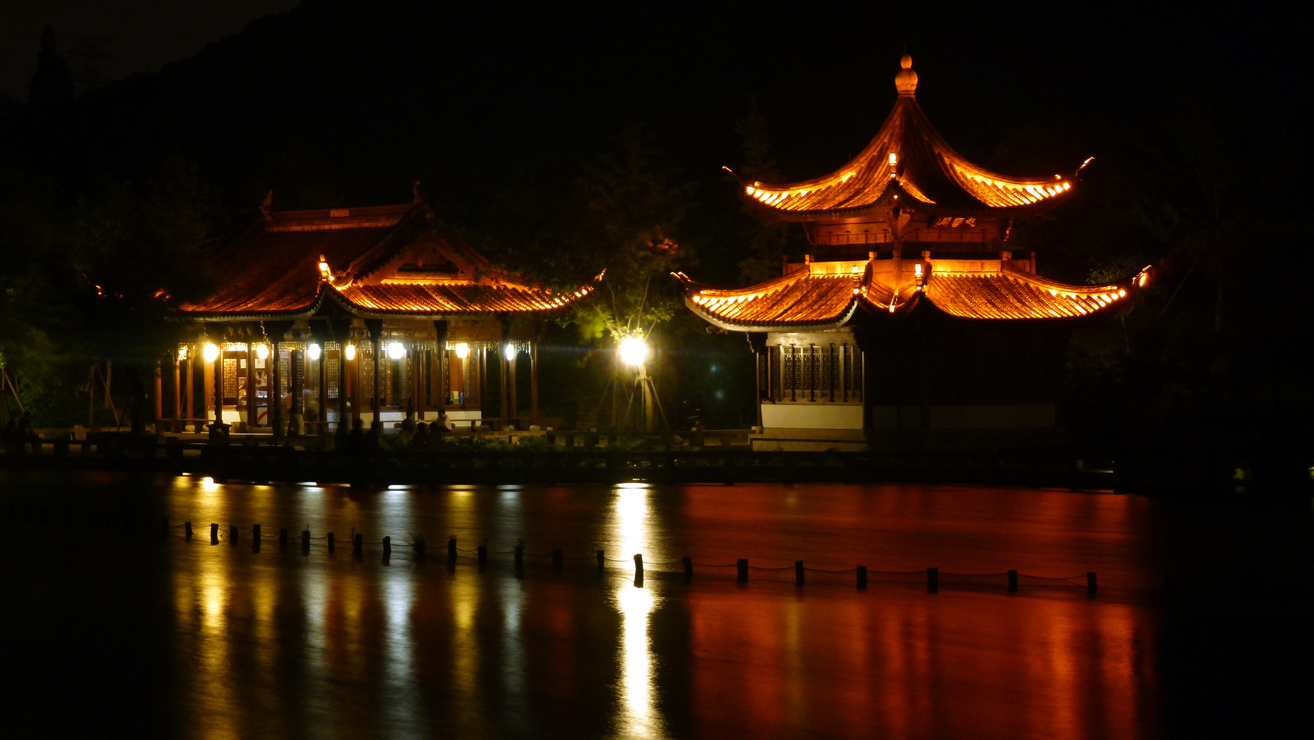 Hangzhou bei Nacht