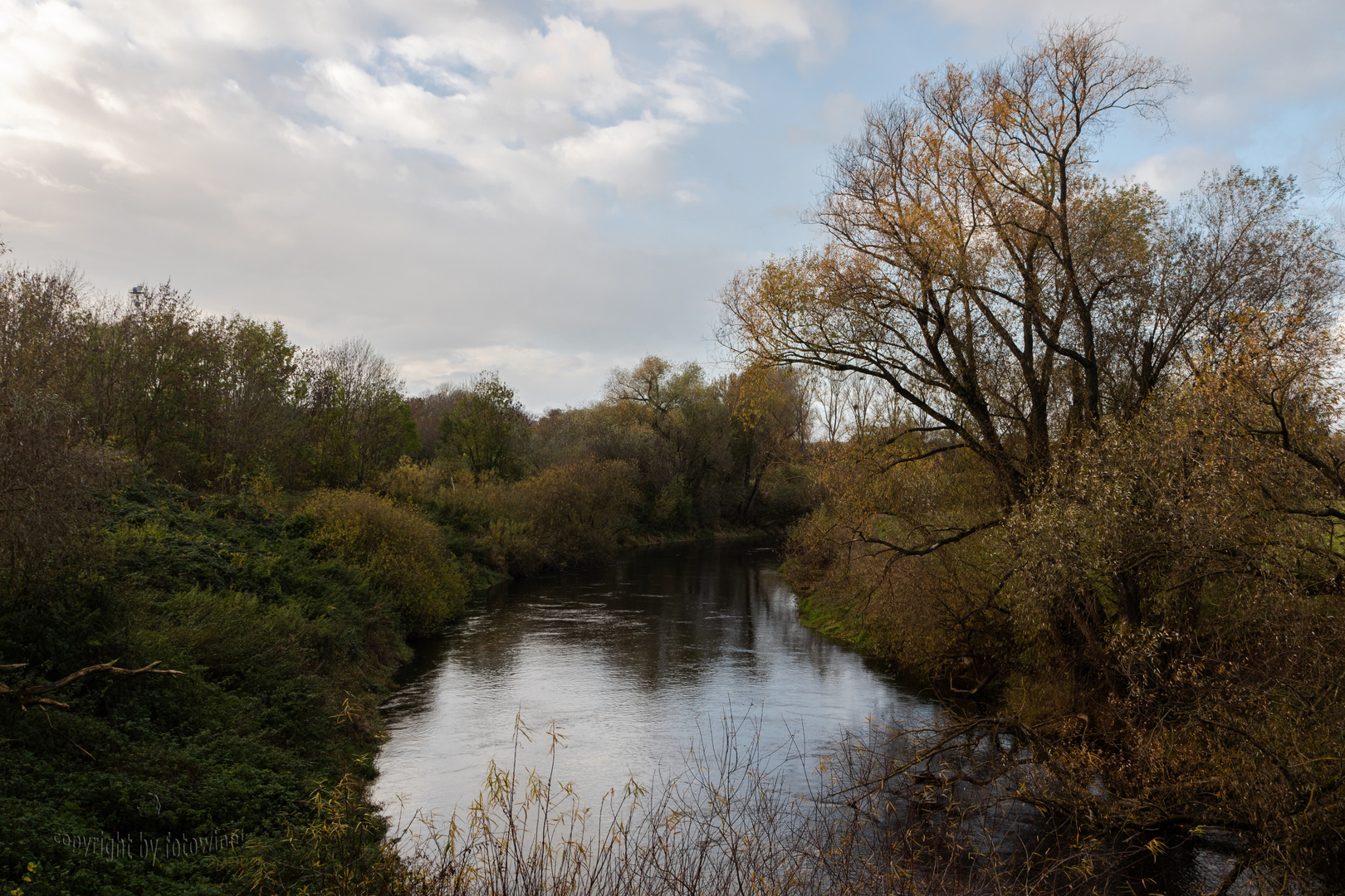 Hannover - die Leine im Herbst