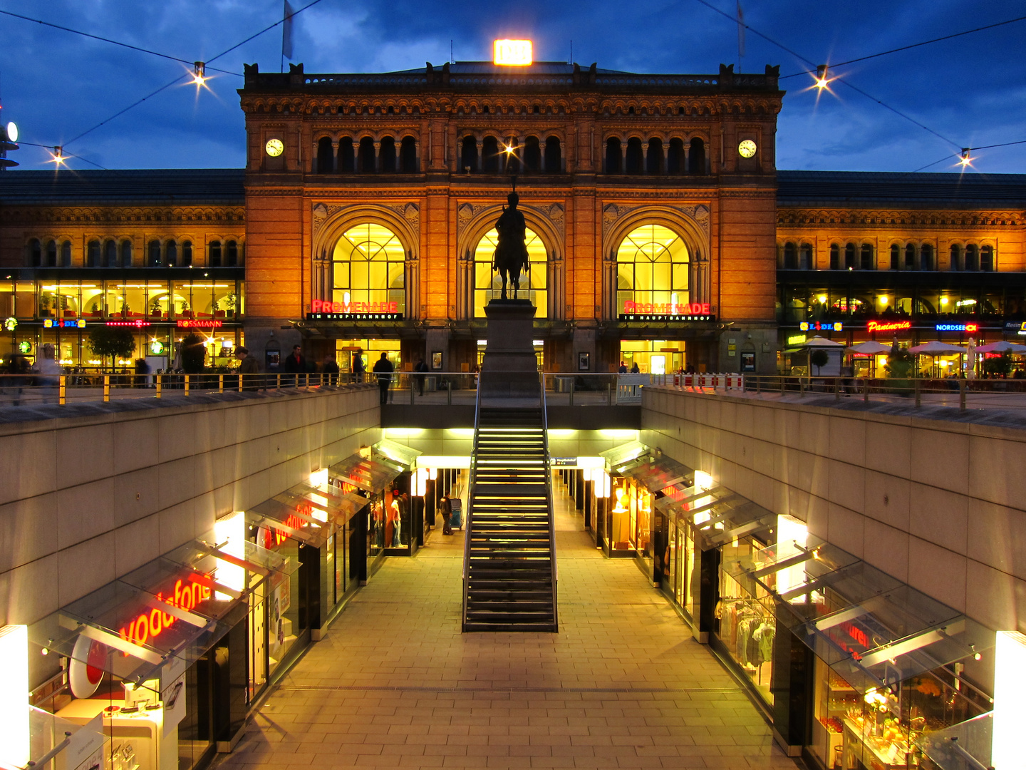 Hannover Hauptbahnhof am Abend