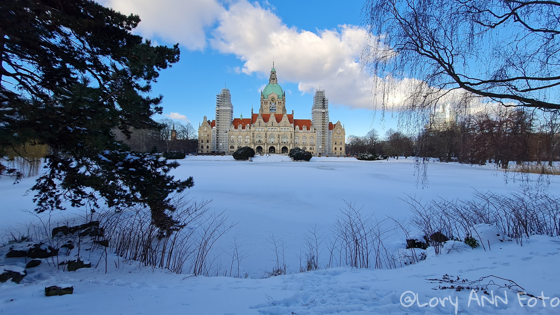 Hannover neues Rathaus im Winter