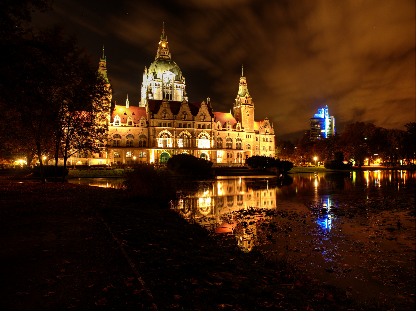 Hannover Rathaus und Nord LB