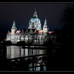 hannover@night: Rathaus mit Maschteich-Brückengeländer