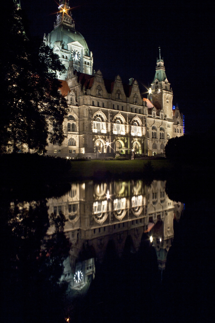 Hannoversches Rathaus by Night