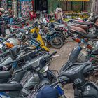 Hanoi - an der Straße parken