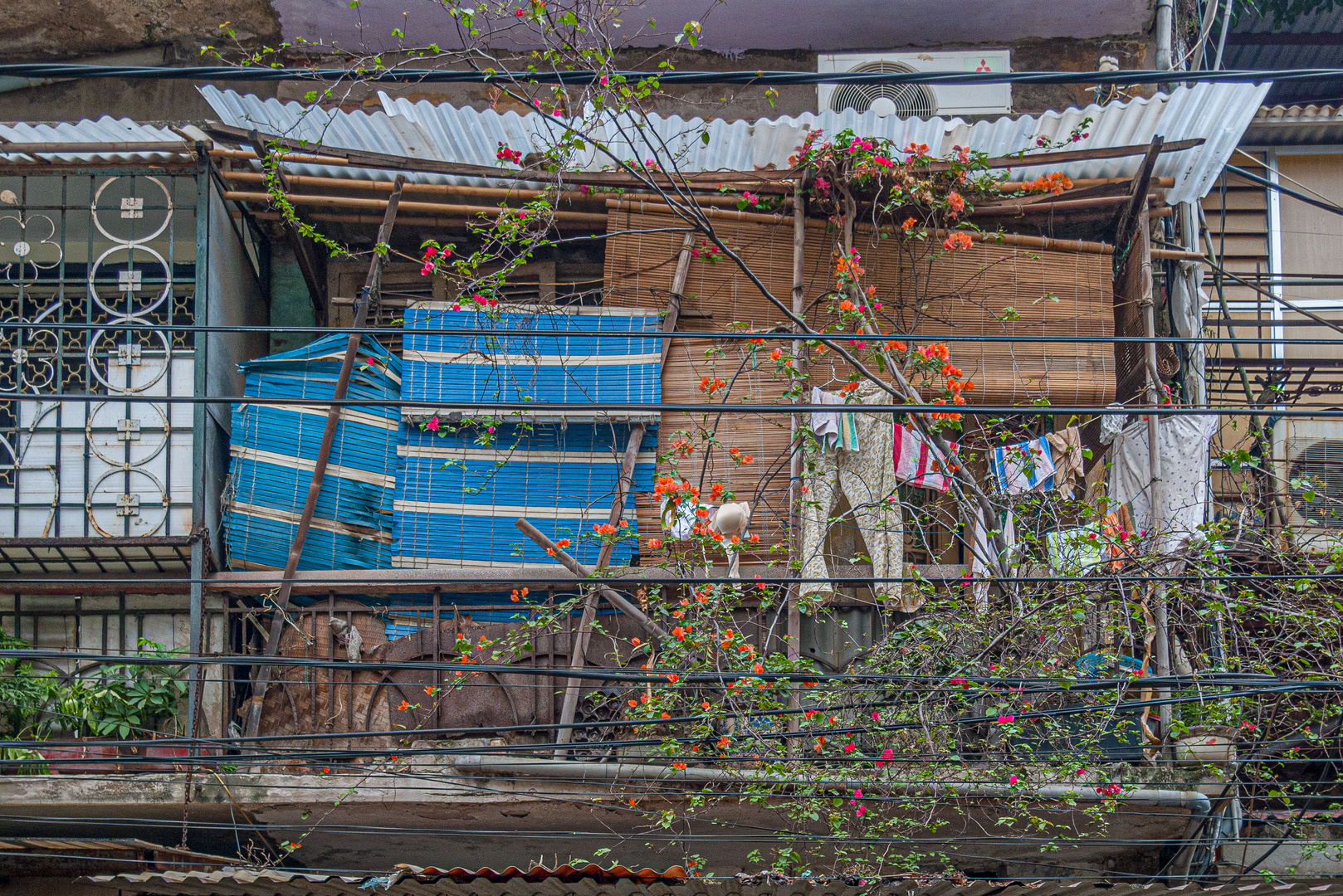 Hanoi - Balkon im 1. Stock