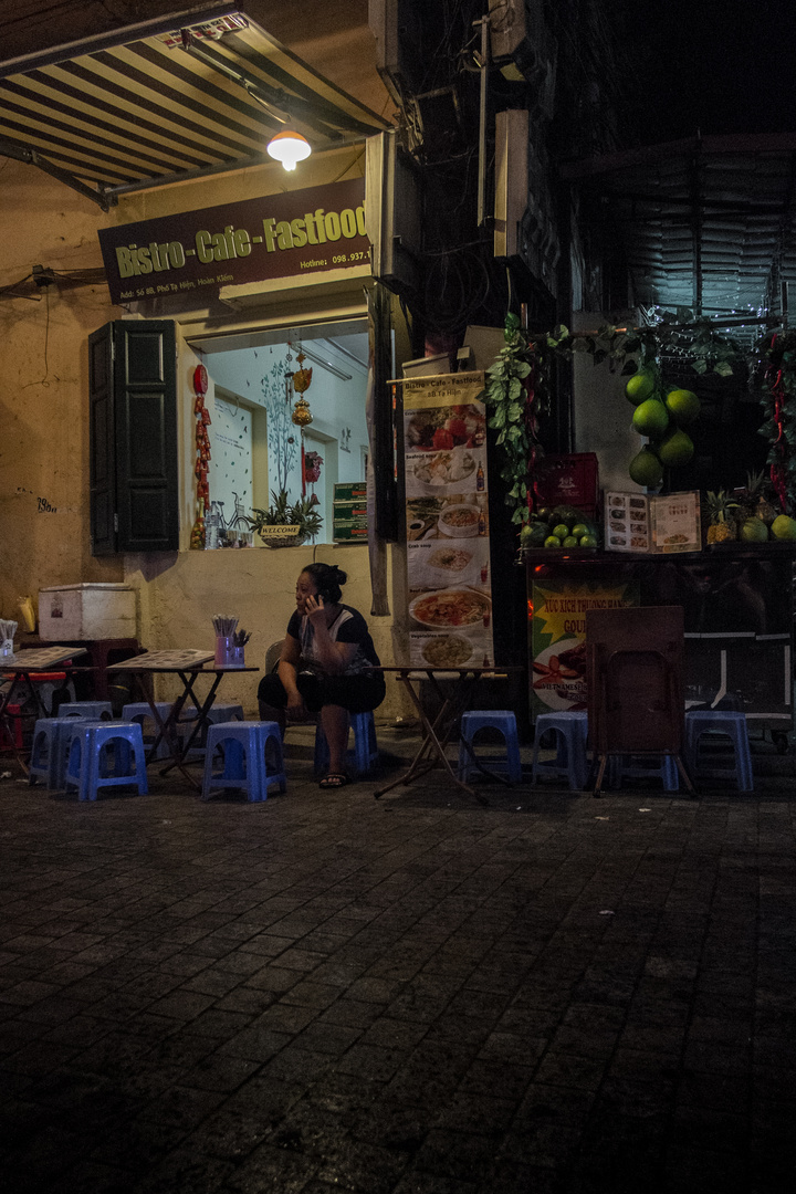 Hanoi by night 3