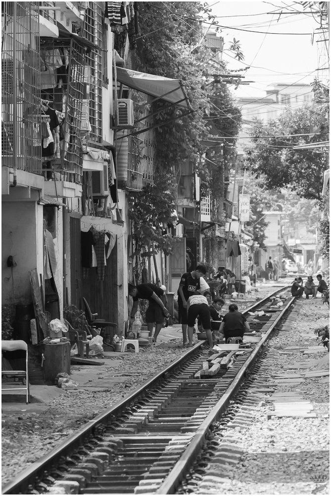 Hanoi Street Life - Lebensraum Schiene