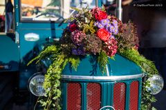 Hanomag mit Blumendeko