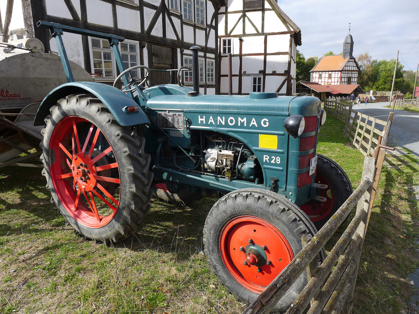 Hanomag R 28 