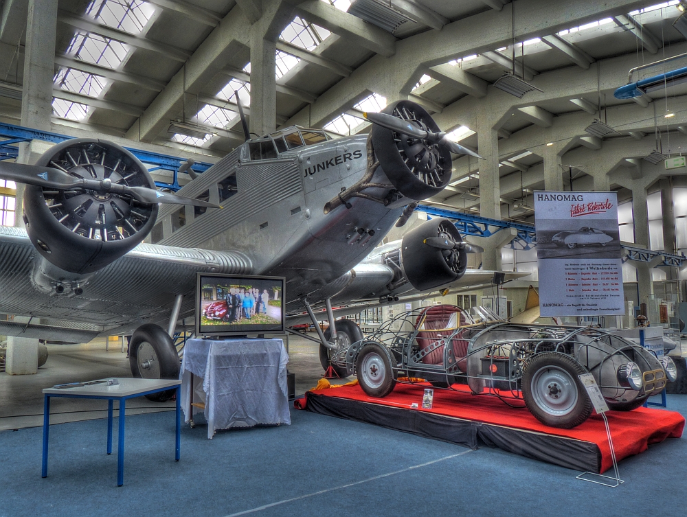 Hanomag Weltrekordwagen unter der JU 52