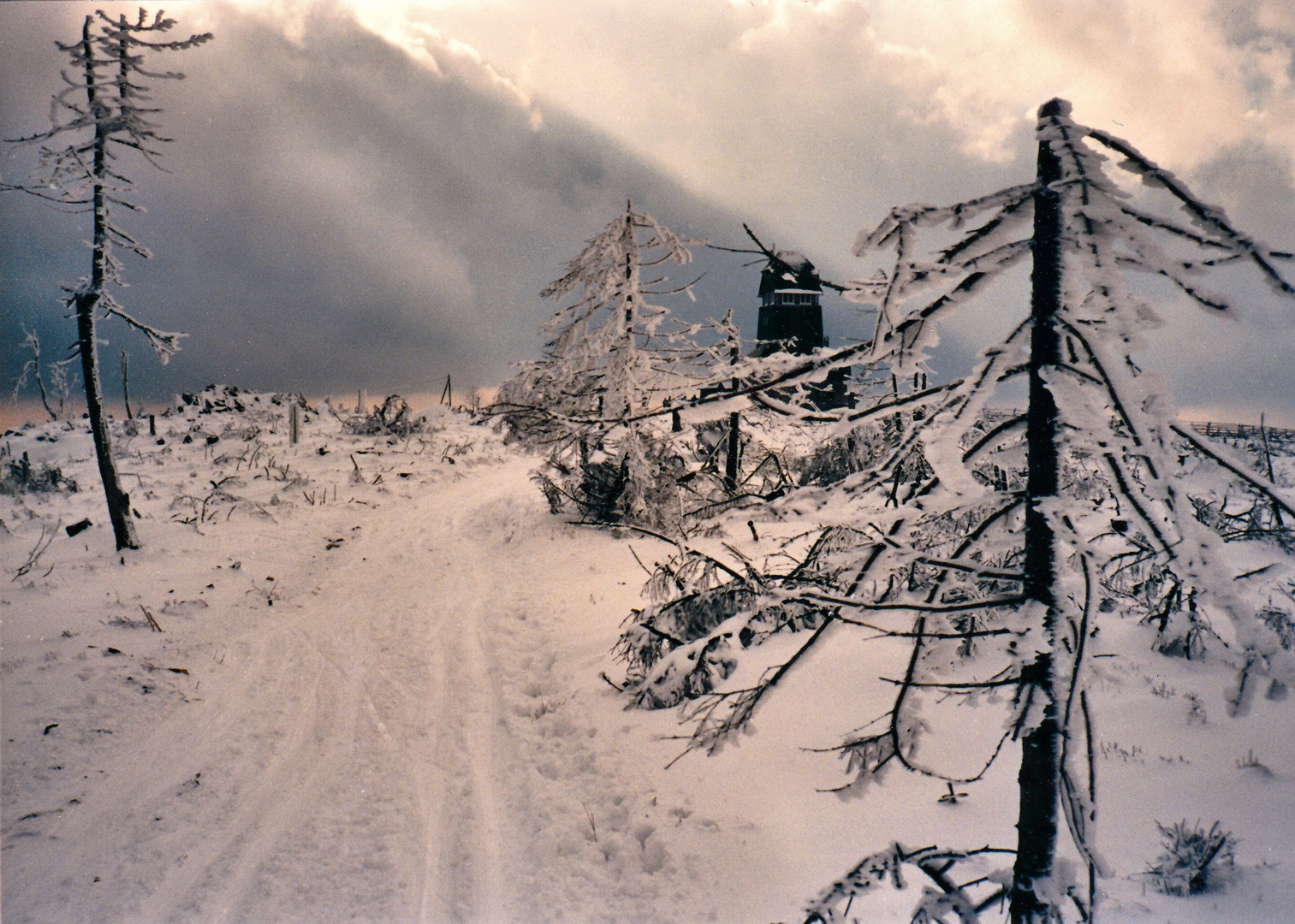 Hans-Kühnen-Burg, Auf dem Acker , Oberharz