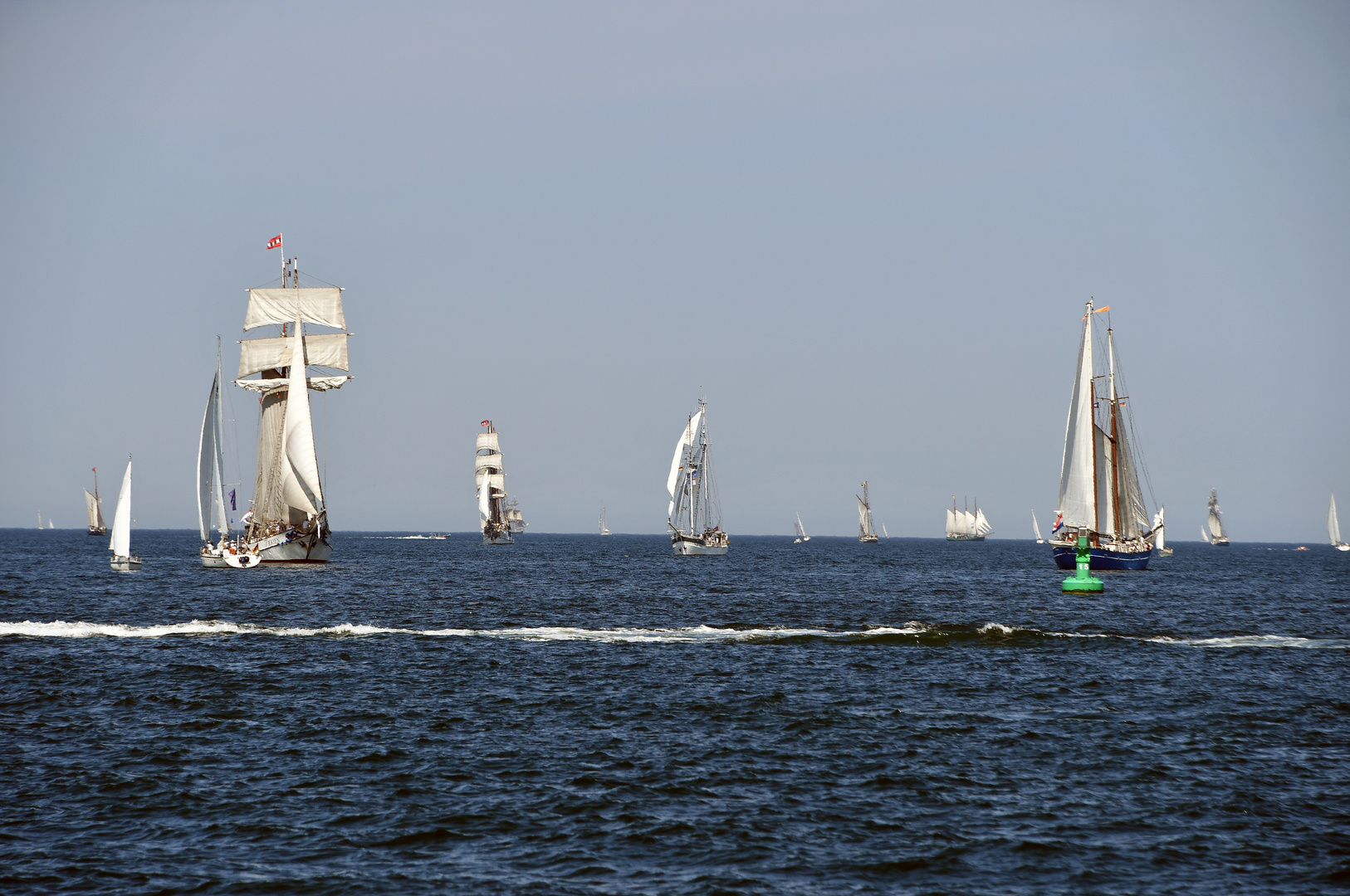 Hanse Sail 2022, auf der Ostsee vor Warnemünde