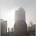 Hanseatic-Trade-Center im Morgennebel