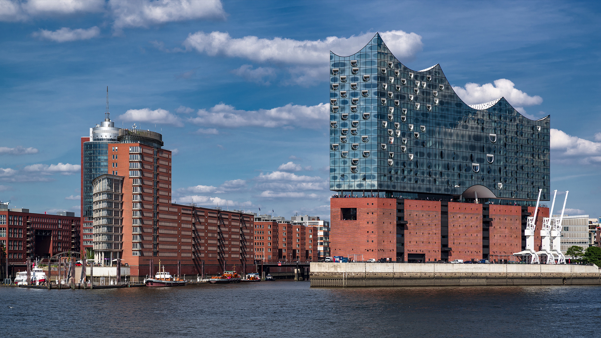 Hanseatic Trade Center und Elbphilharmonie
