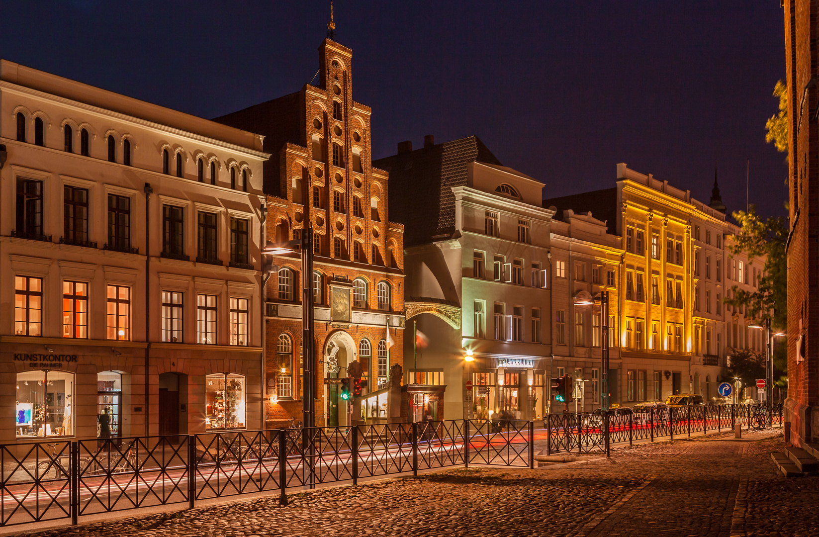 Hansestadt Lübeck: Breite Straße mit Schiffergesellschaft