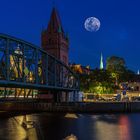 Hansestadt Lübeck: Der Mond ist aufgegangen!