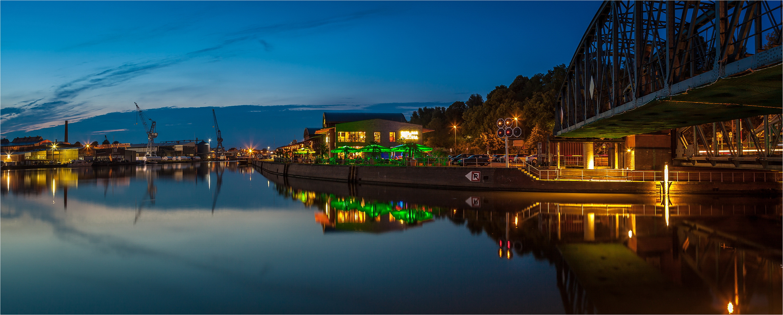 Hansestadt Lübeck: Ein Sommerabend am Hafen