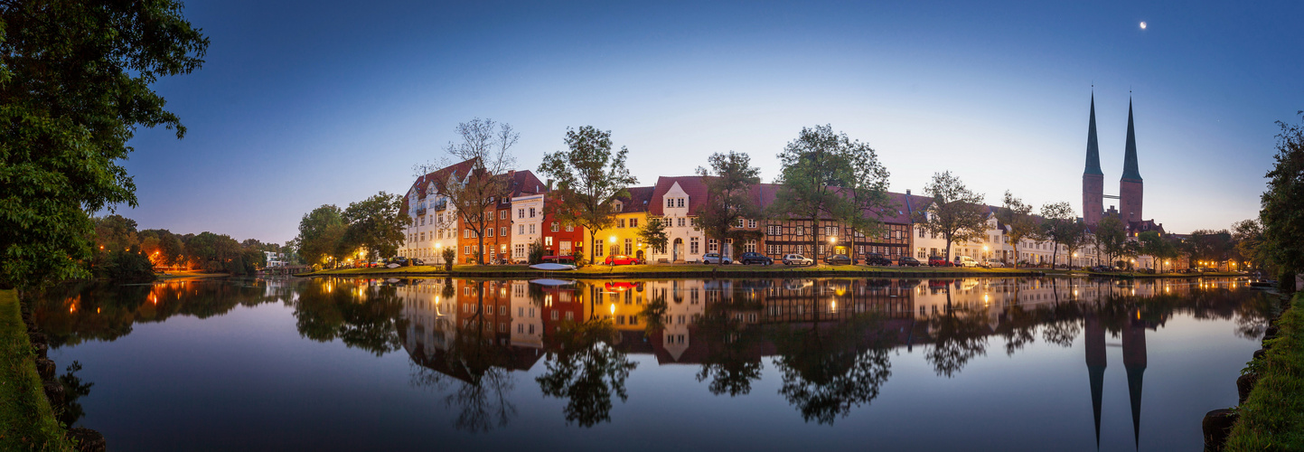 Hansestadt Lübeck: Langsam wird es an der Obertrave dunkel.