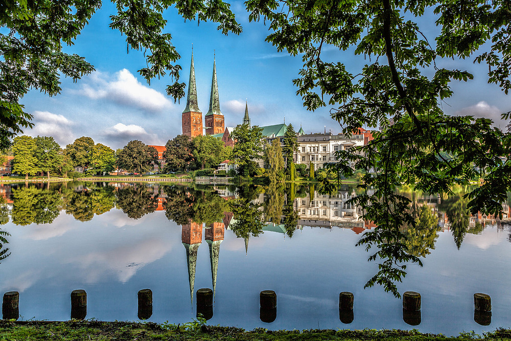 Hansestadt Lübeck: Mühlenteich mit dem Dom