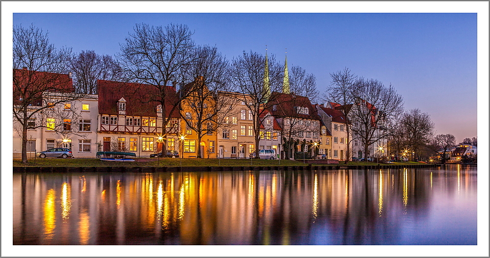 Hansestadt Lübeck: Obertrave zur blauen Stunde