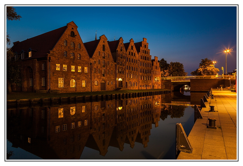 Hansestadt Lübeck: Salzspeicher bei Nacht