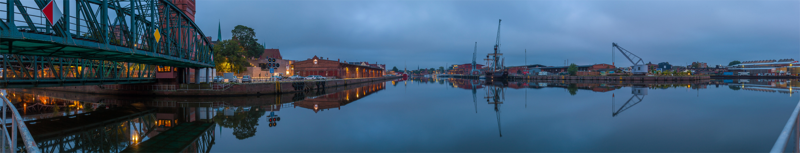 ****Hansestadt Lübeck: Still ruht der Hafen****