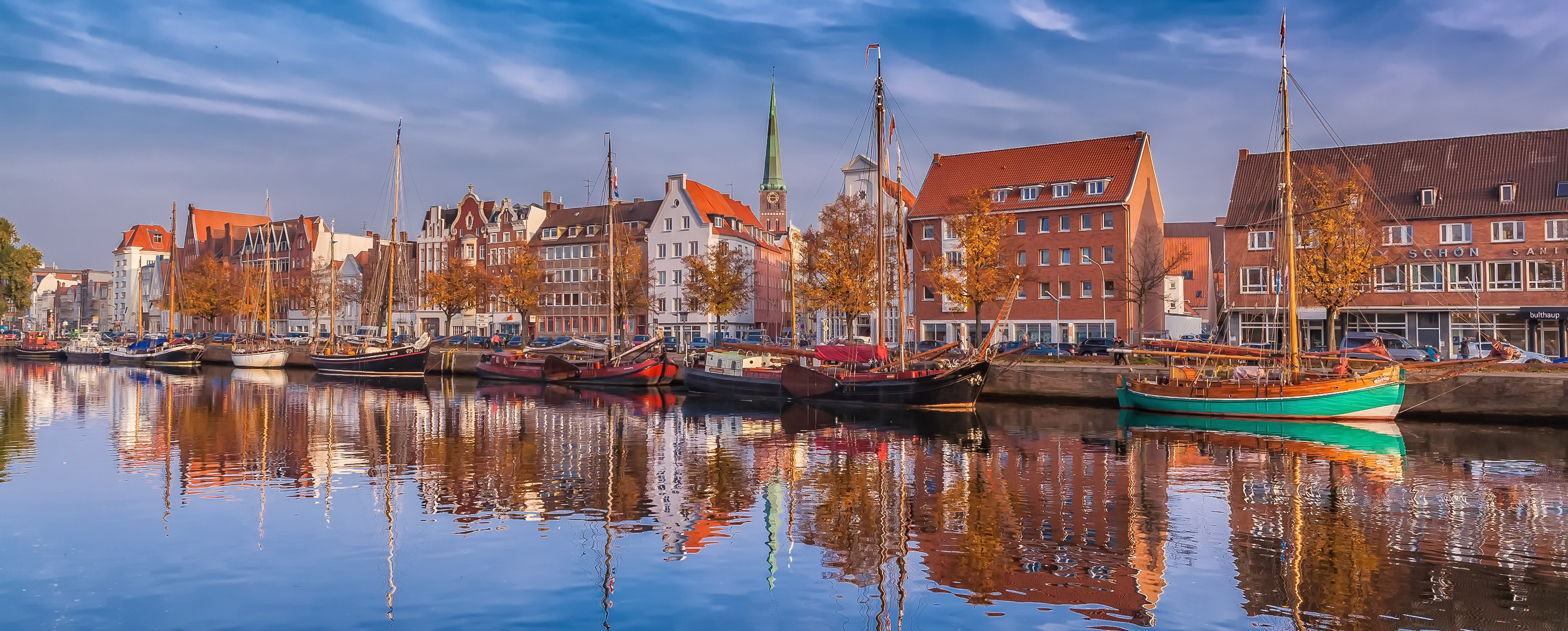 Hansestadt Lübeck: Traditionssegler im Herbst