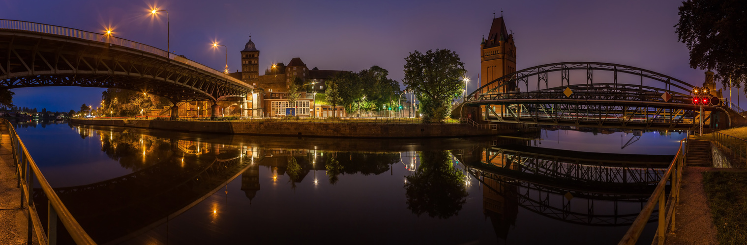 Hansestadt Lübeck: Unter den Brücken