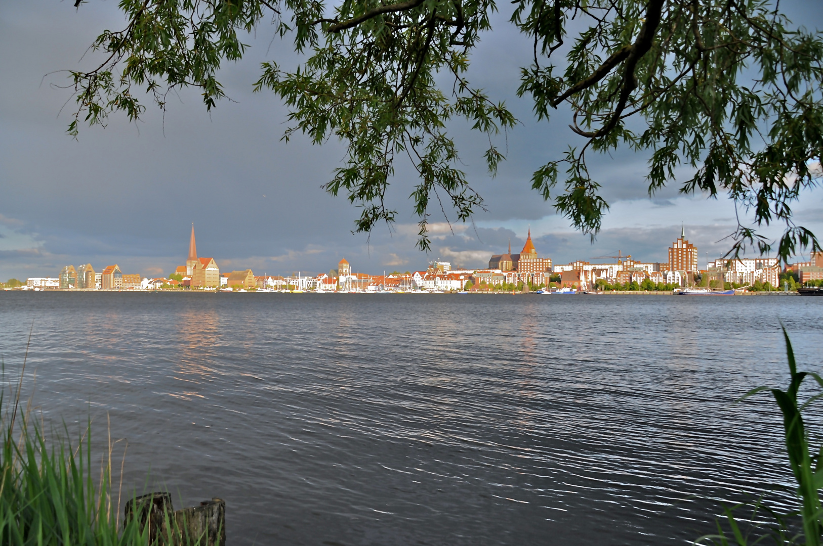 Hansestadt Rostock - Blick über die Warnow 