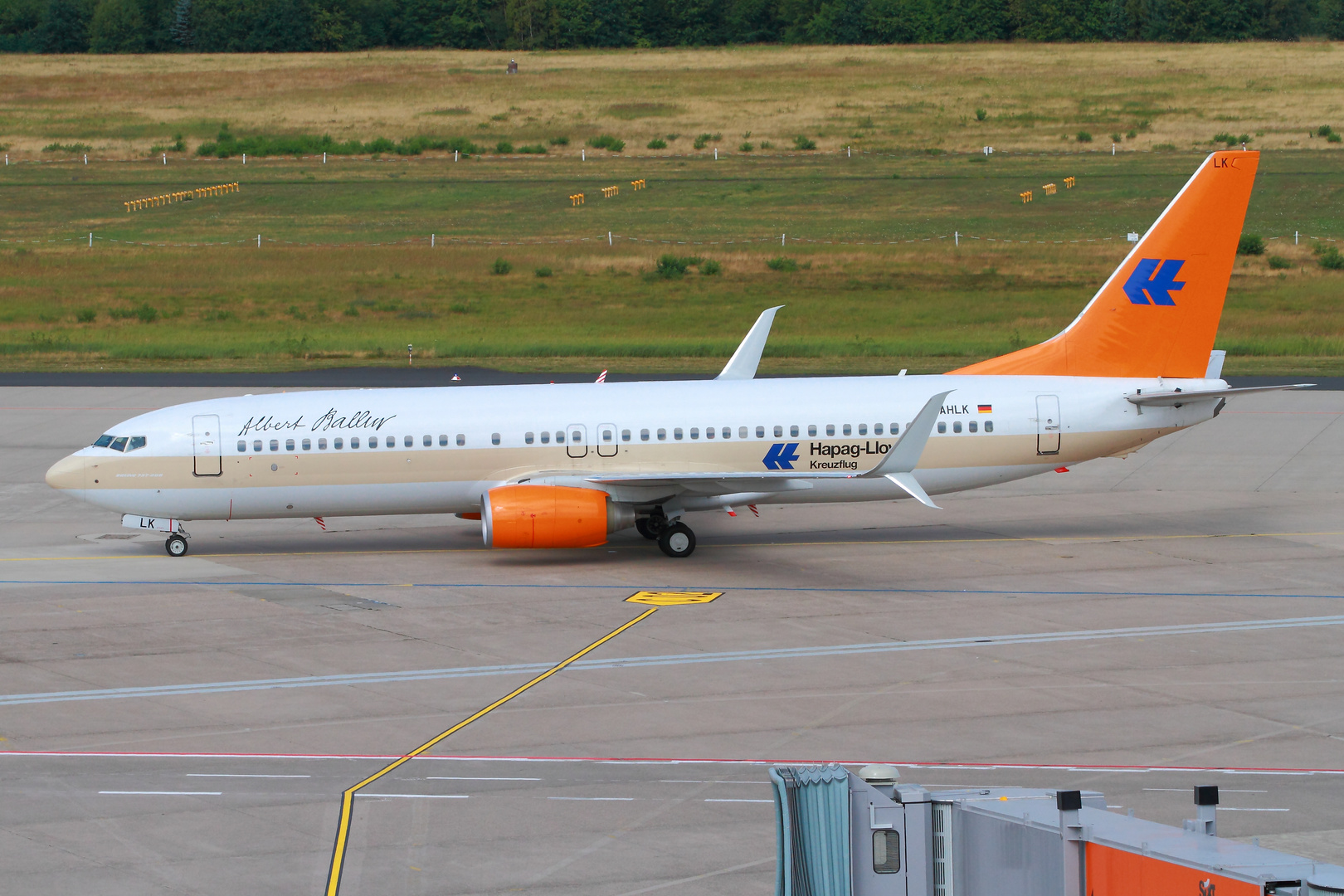 Hapag-Lloyd B737-800 ( Kreutzflug )