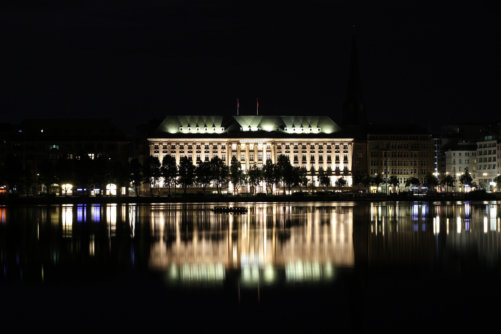 Hapag-Lloyd Gebäude an der Alster