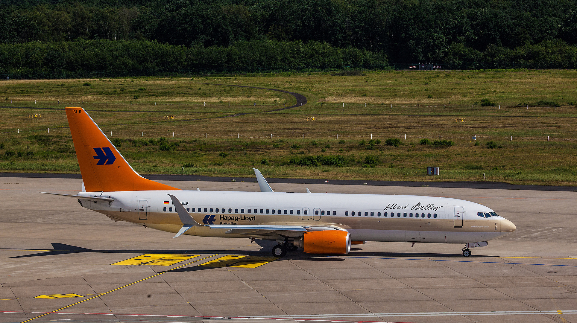 Hapag LLoyd Kreuzflug B737-800 - Kennung D-AHLK