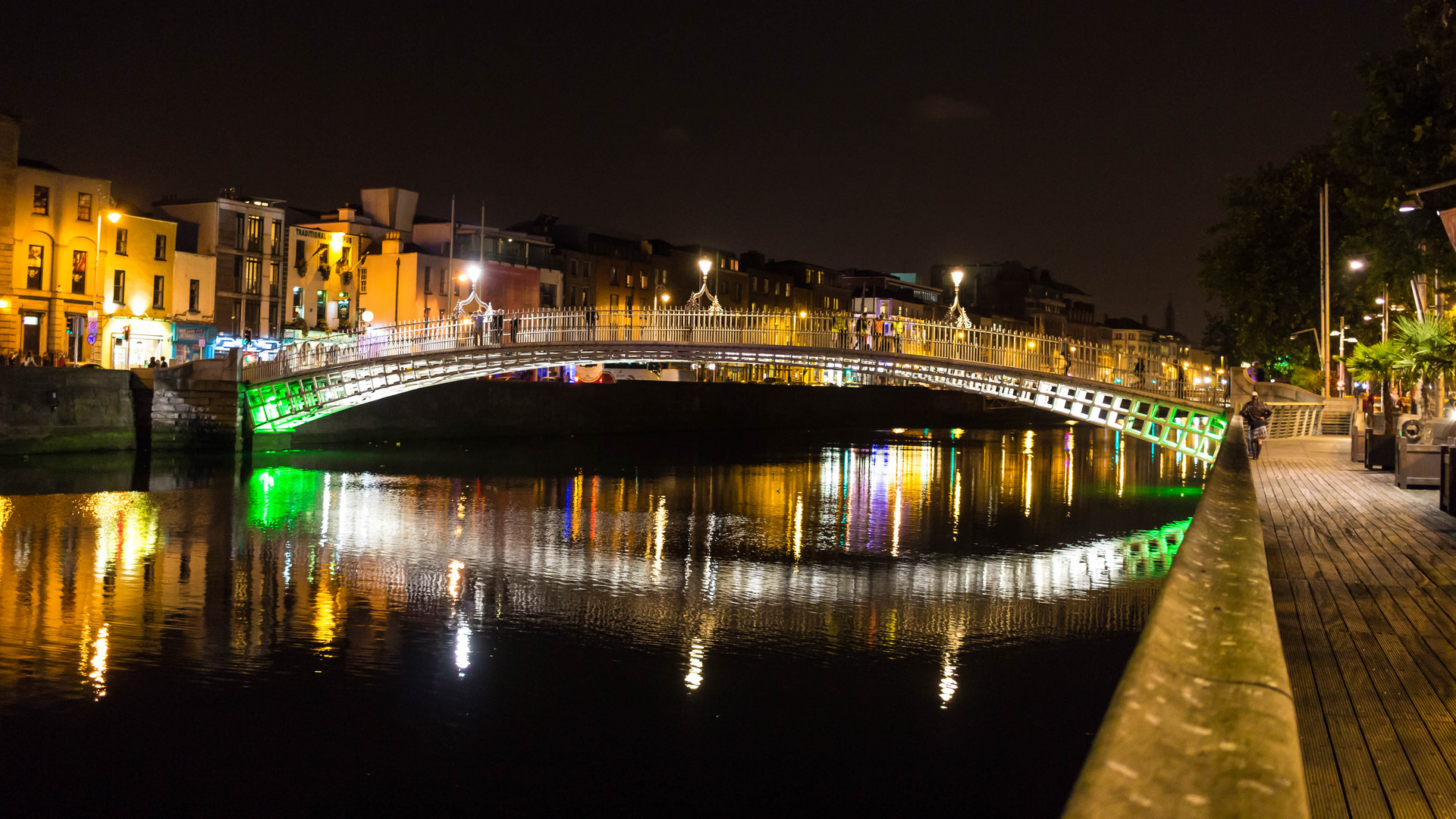 Ha'penny Bridge bei Nacht